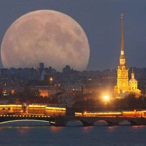 Индивидуальная Авторская Экскурсия «Мистические Тайны Ансамблей Площадей»